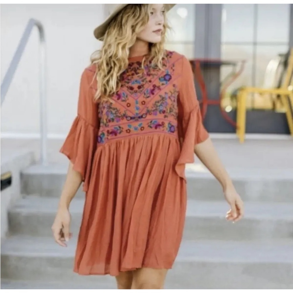 Umgee Boho Bliss Dress Clay Bohemian Embroidery Flowy‎ Sleeves Keyhole Button M